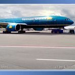 Boeing 777-200 der Vietnam Airlines auf Fraport (1/2)