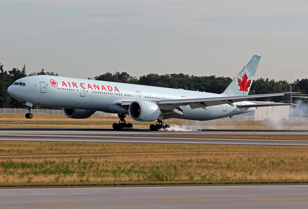 Boeing 777-333(ER) Air Canada C-FITU