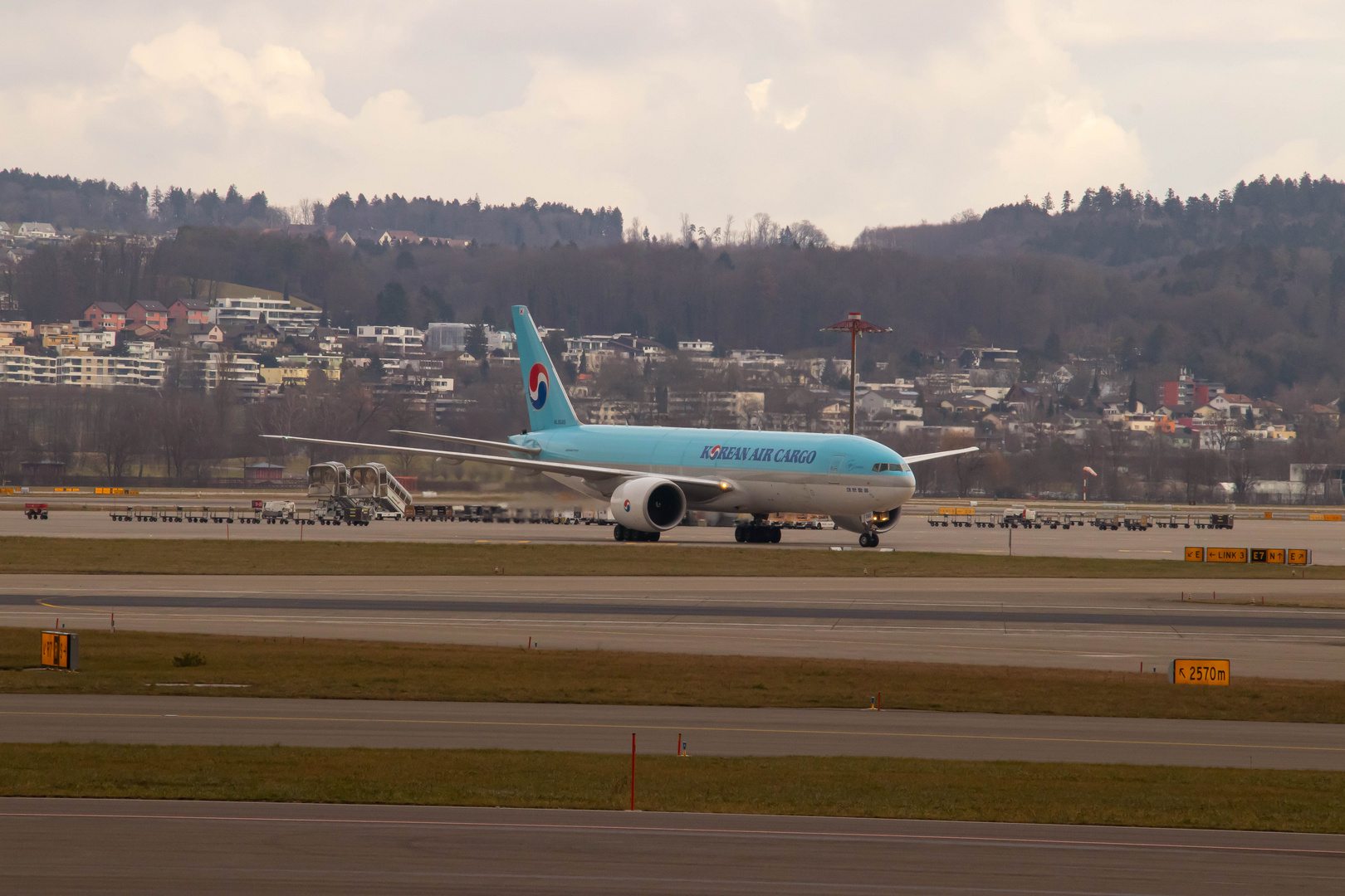 Boeing 777 from Korean AIR