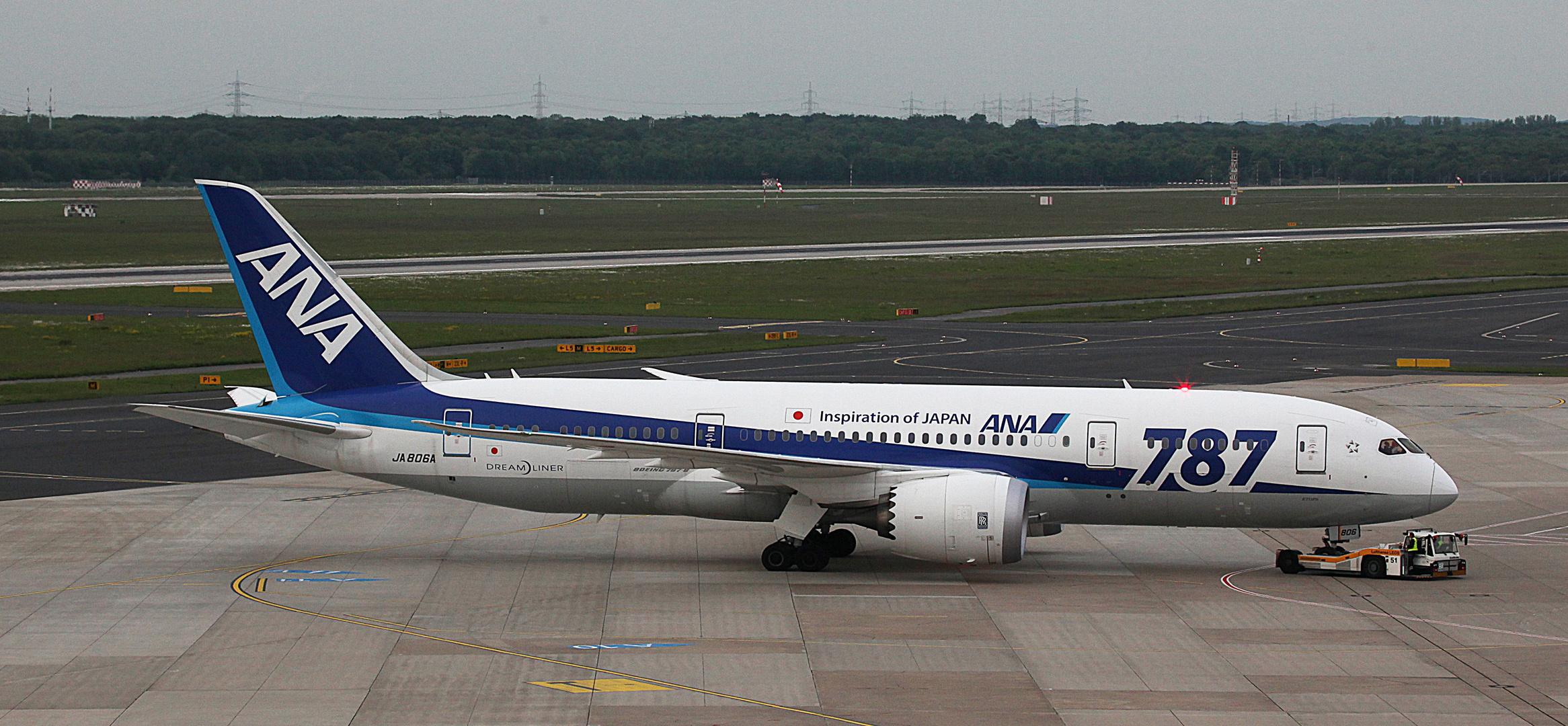 BOEING 787 DREAMLINER - Kennung JA 806A ..