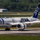 BOEING 787 Dreamliner von All Nippon Airlines in Starwars Sonderlackierung - Kennung JA873A