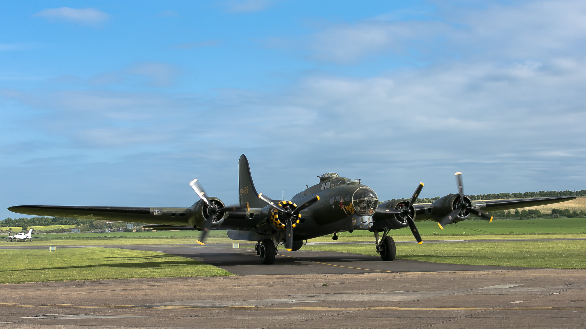 Boeing B-17 Flying Fortress Sally B.