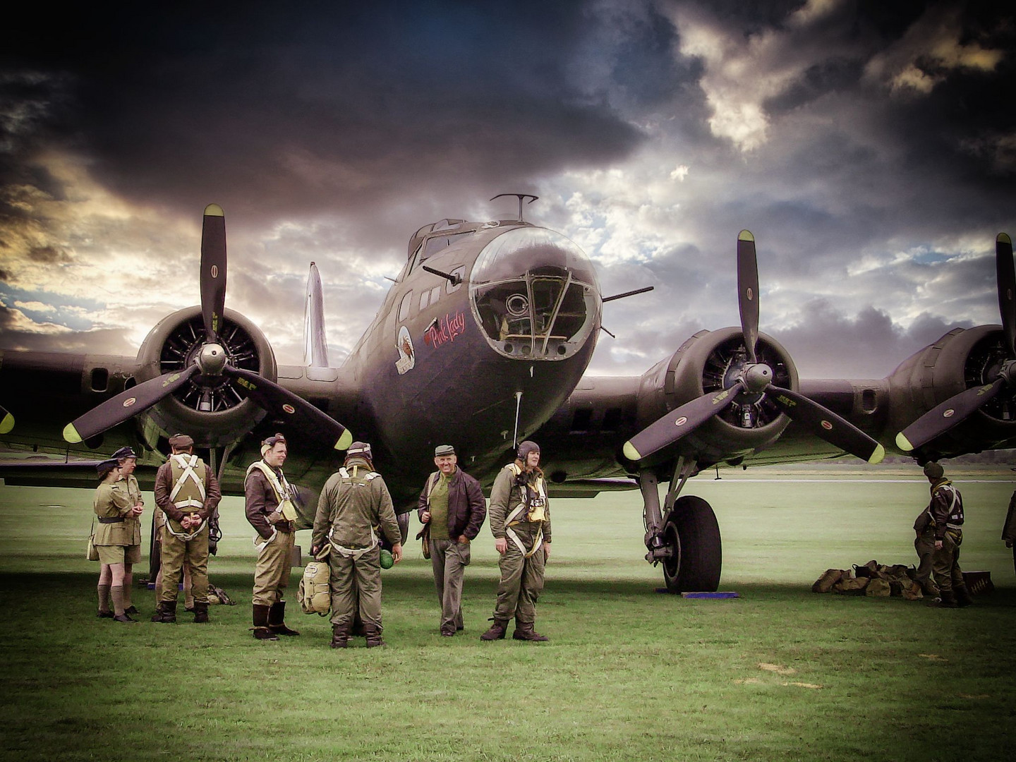 Boeing B-17 Pink Lady 