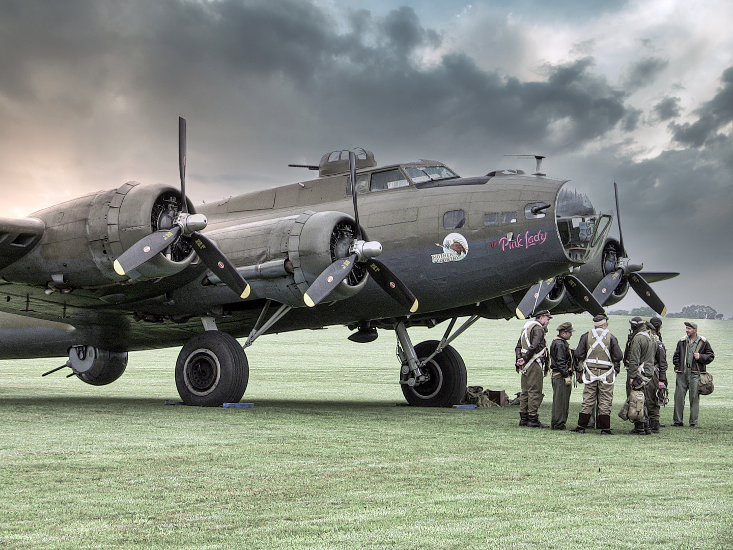 Boeing B-17 Pink Lady 