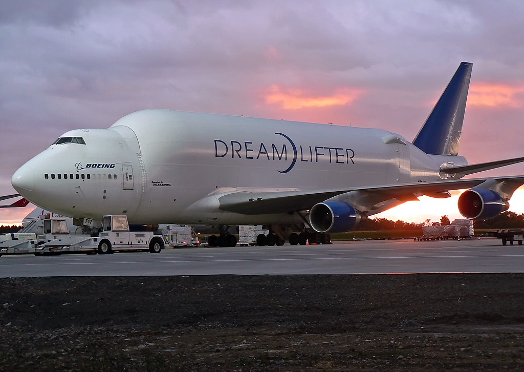 Boeing Company ; Boeing 747-4J6(LCF) ; N747BC