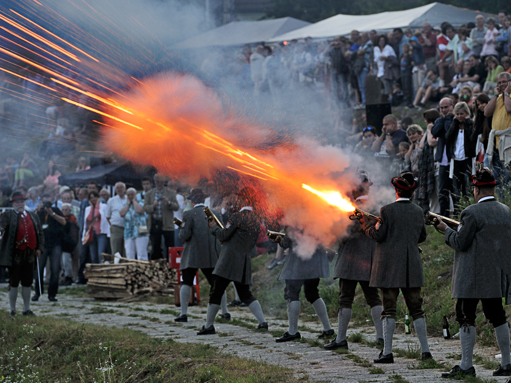 Böllersalven.