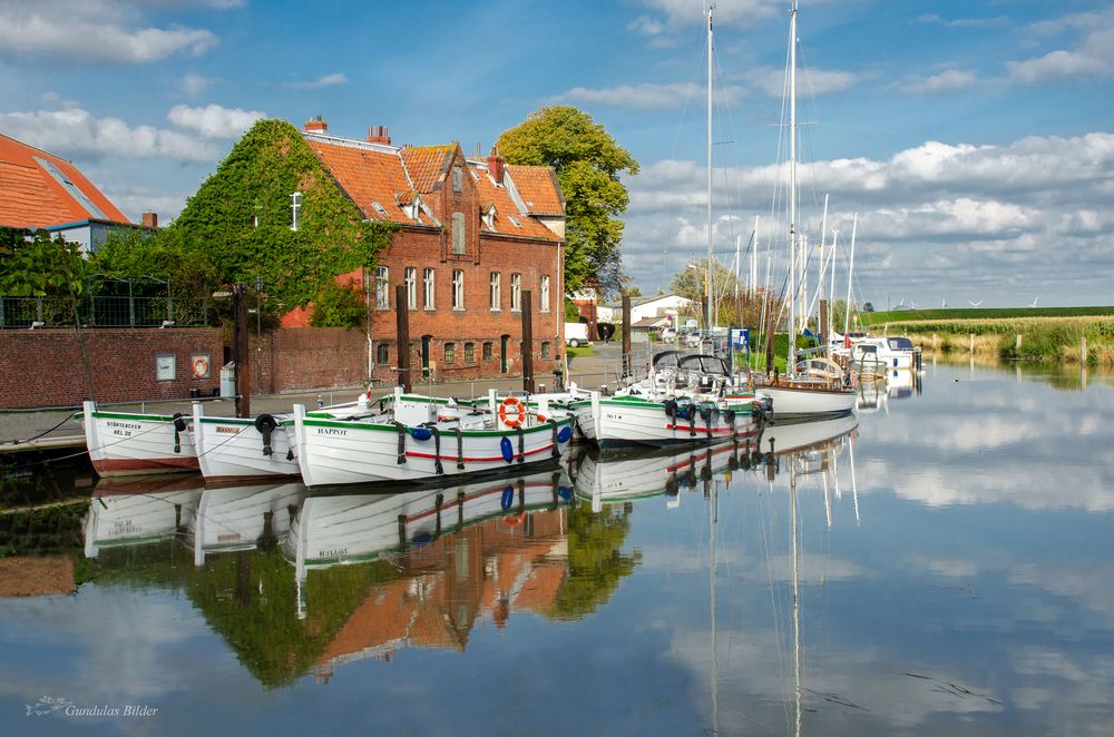 Börteboote im Freiburger Hafen an der Elbe