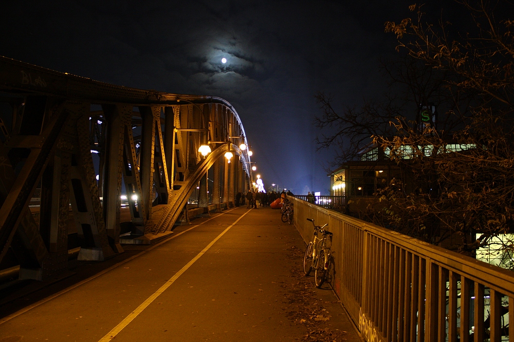 Bösebrücke bei Nacht