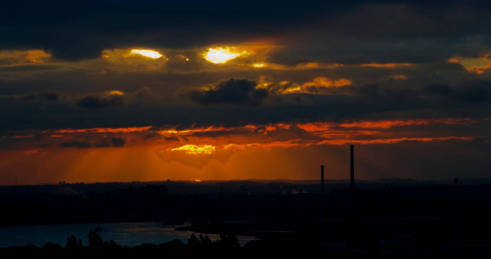 Böser Blick über Duisburg