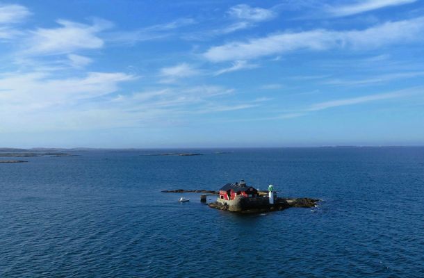 Böttö:wichtiges Leuchtfeuer bei der Fahrt der Schwedenfähre...