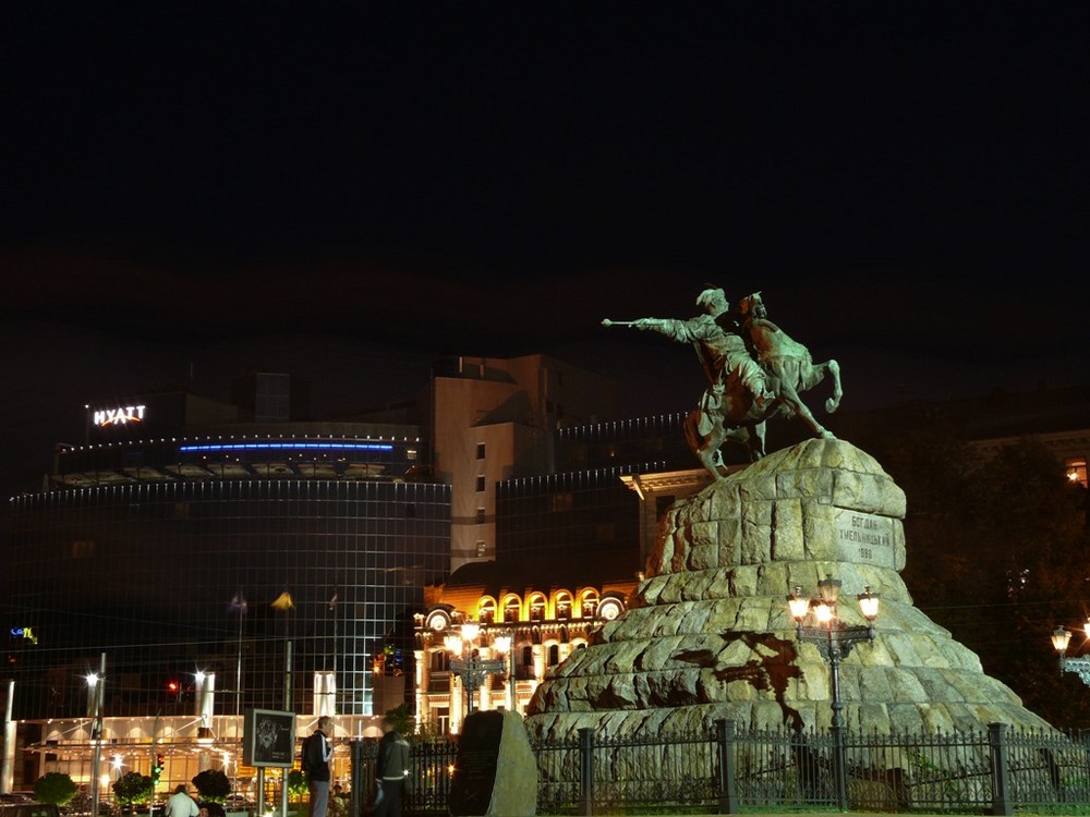 Bogdan Hmelnitsky monument