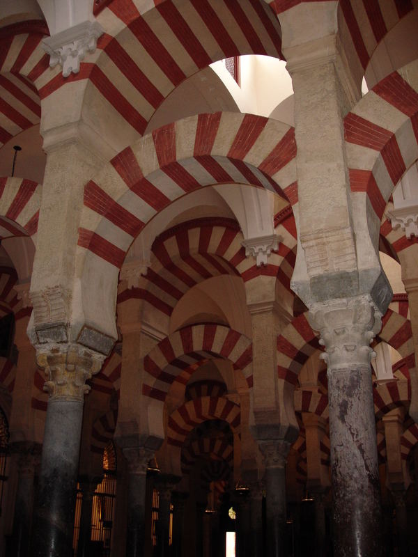 Bogen über Bogen in der Mezquita von Córdoba