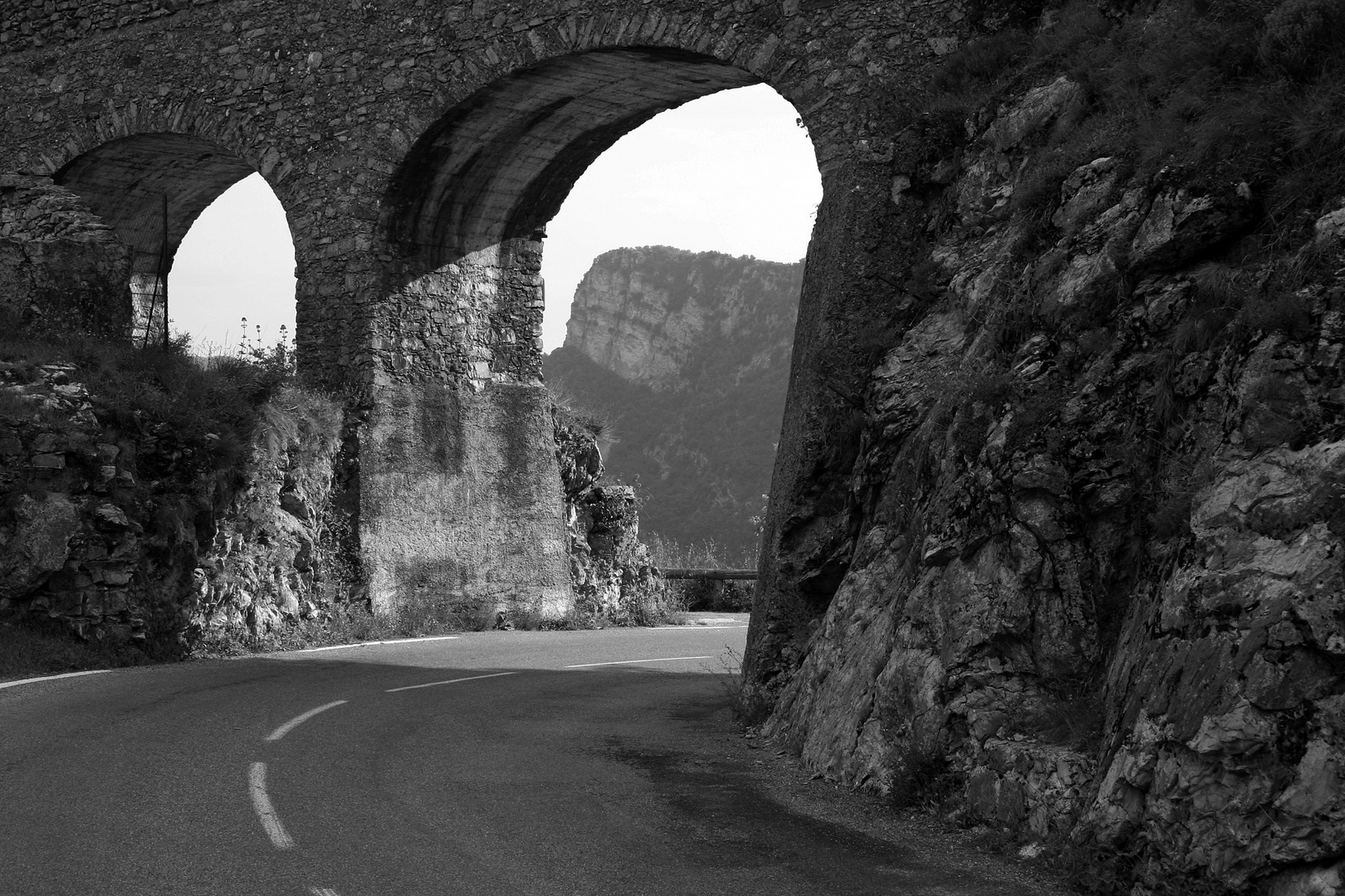 Bogenbrücke Foto & Bild | architektur, menschen, straßen & brücken