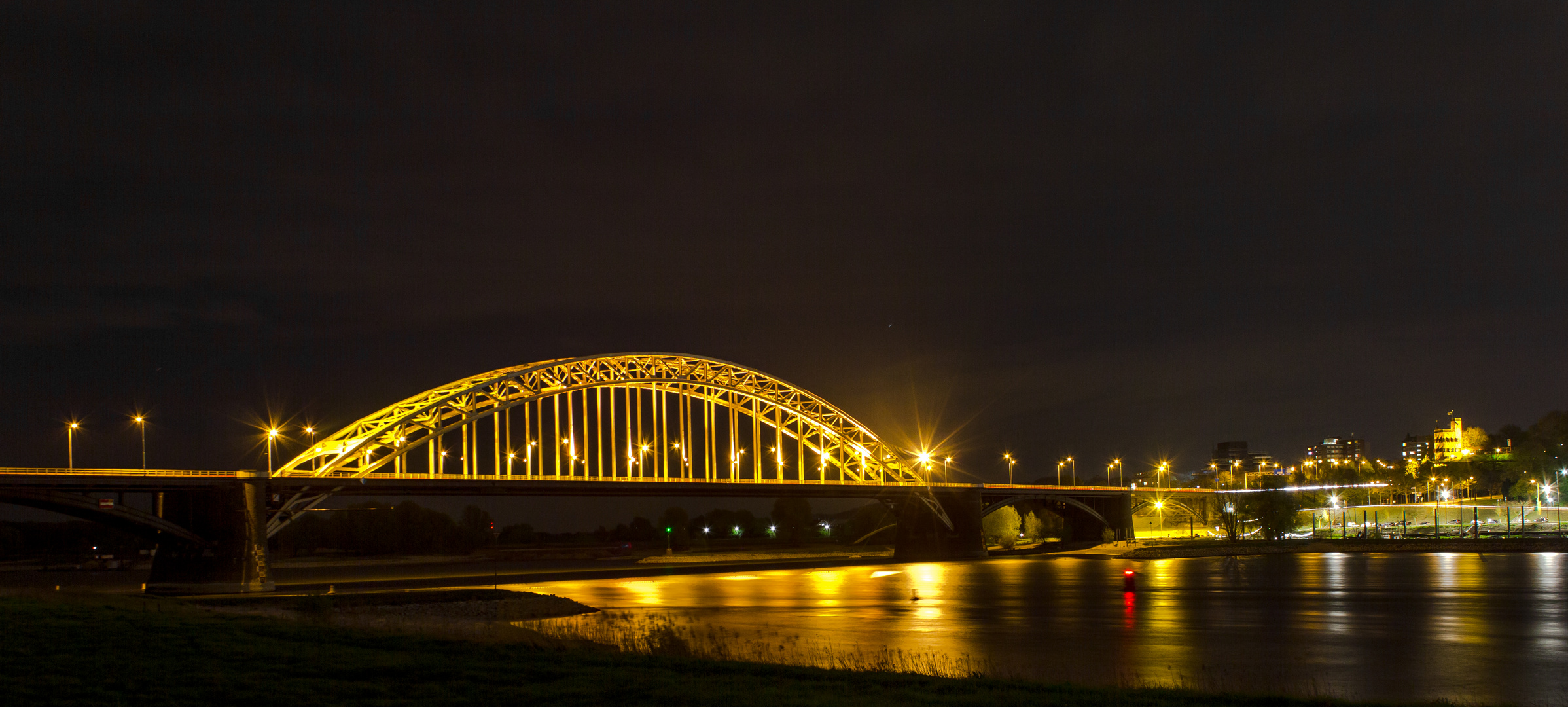 Bogenbrücke 