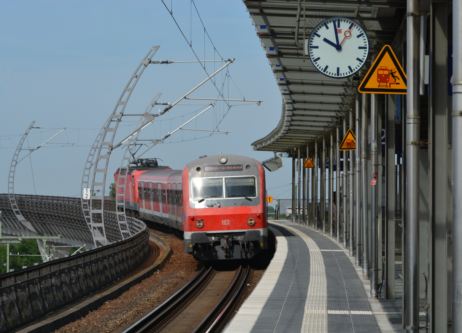 Bogenfahrt Foto & Bild bahnhof, bahn, sbahn Bilder auf