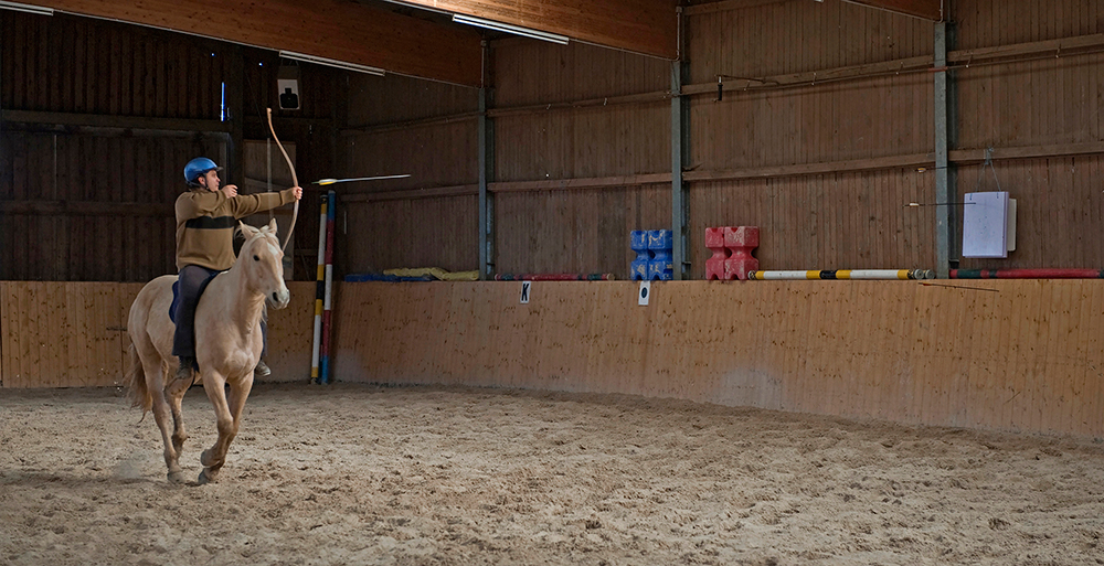 Bogenschießen im Galopp