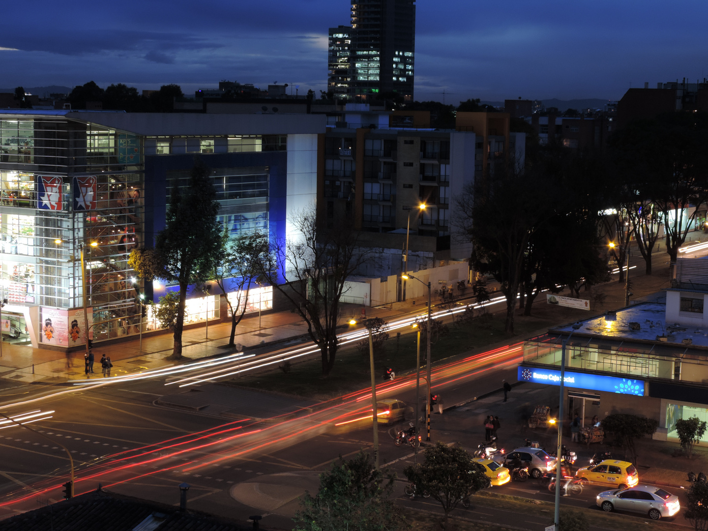 Bogota Nocturna 2