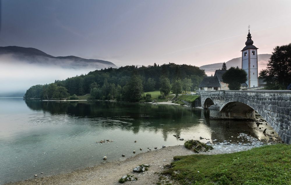 Bohinje Jezero am frühen Morgen