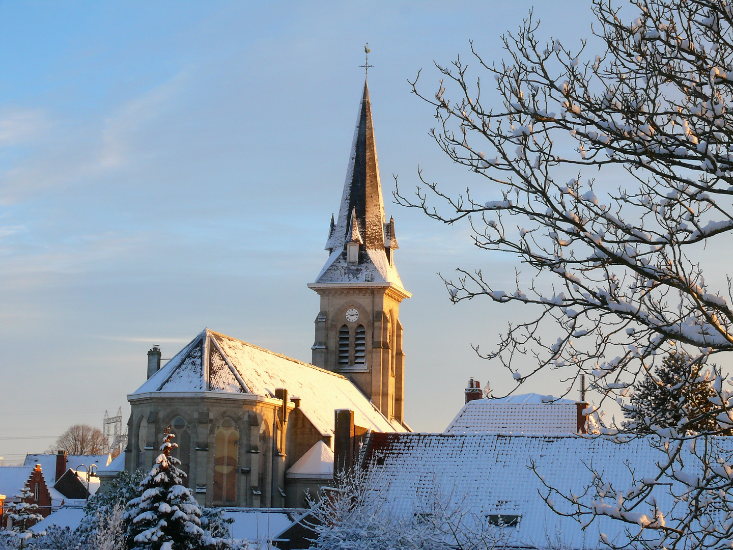 bois grenier sous la neige