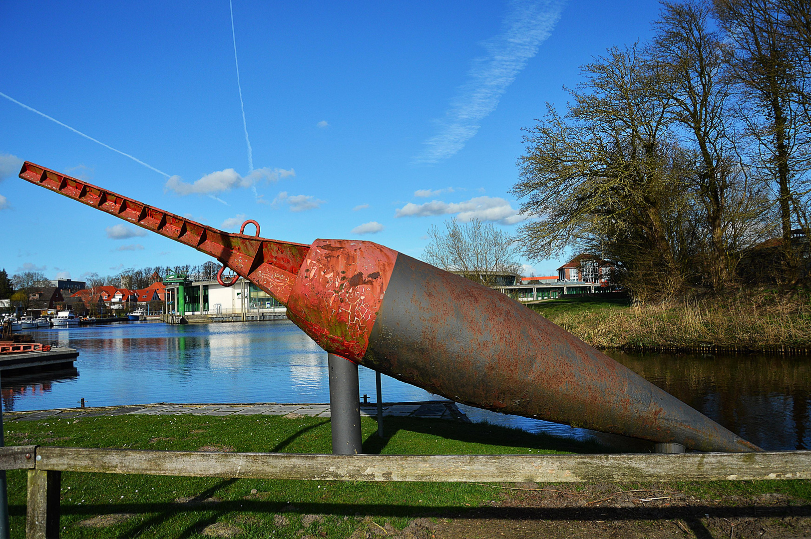 Boje am Hafen von Aurich