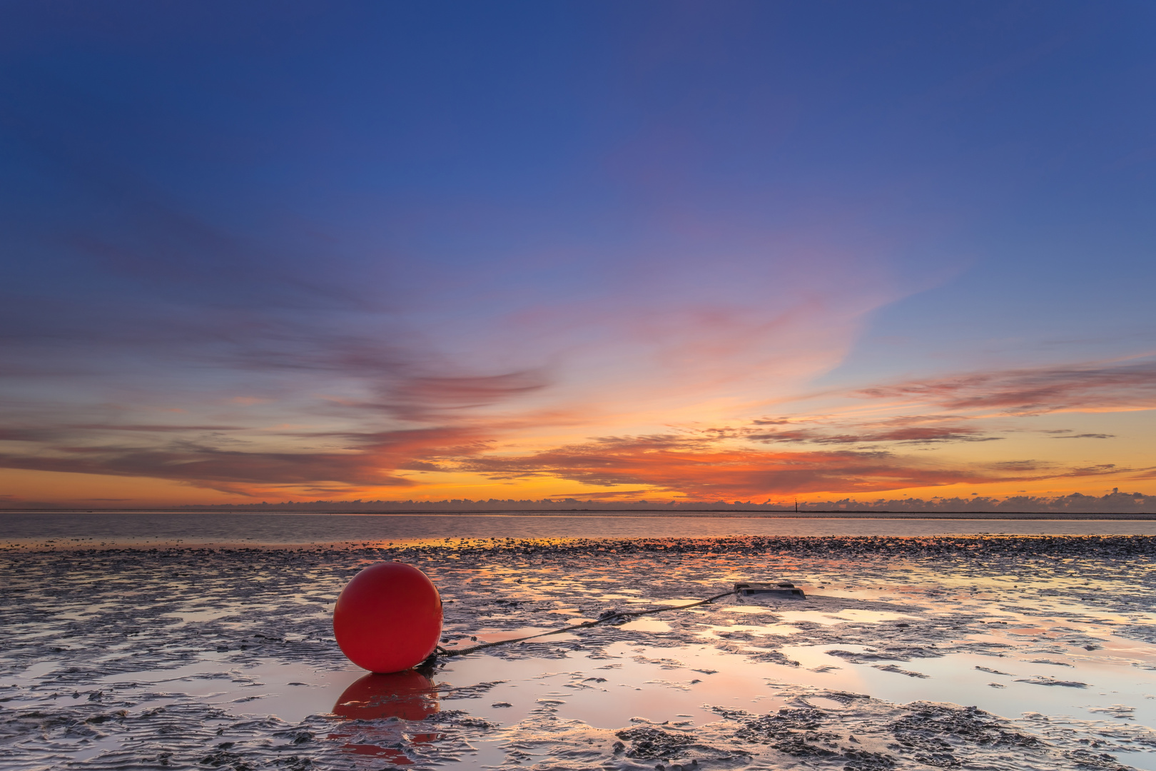 Boje im Wattenmeer