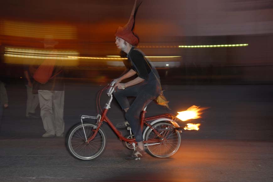 Bologna, la bici di mangifuoco