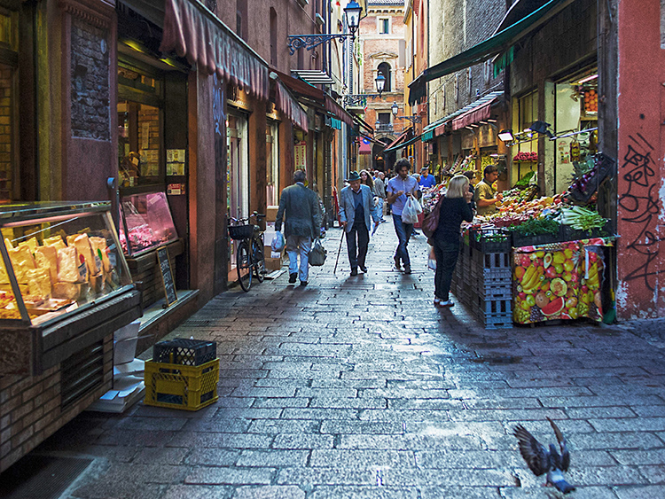 BOLOGNA, LE VIE DEL MERCATO 2