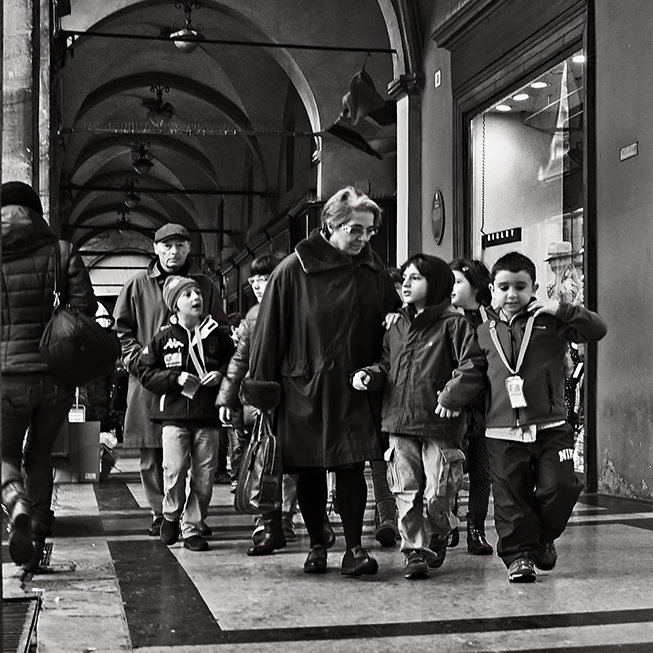 BOLOGNA. SCOLARESCA AL PAVAGLIONE BW RELOADED