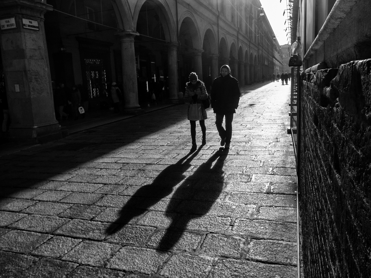 Bologna shadows