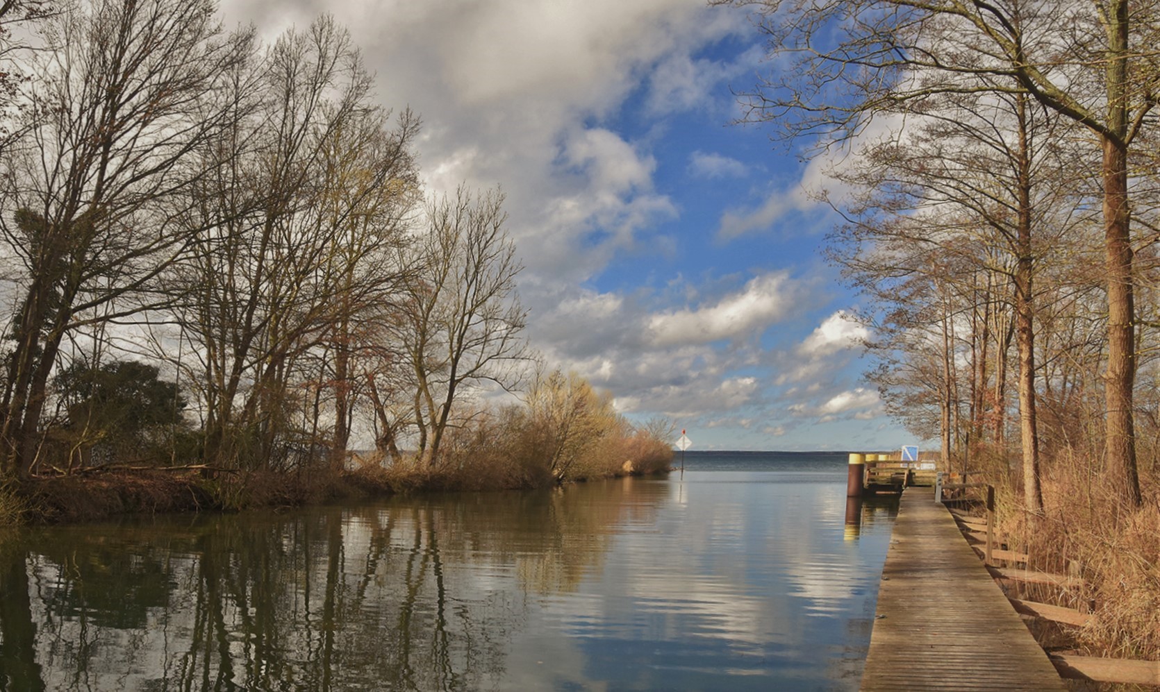 Bolter Kanal und der Müritzsee..