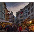 Bolzano - Markttag zur Weihnachtszeit