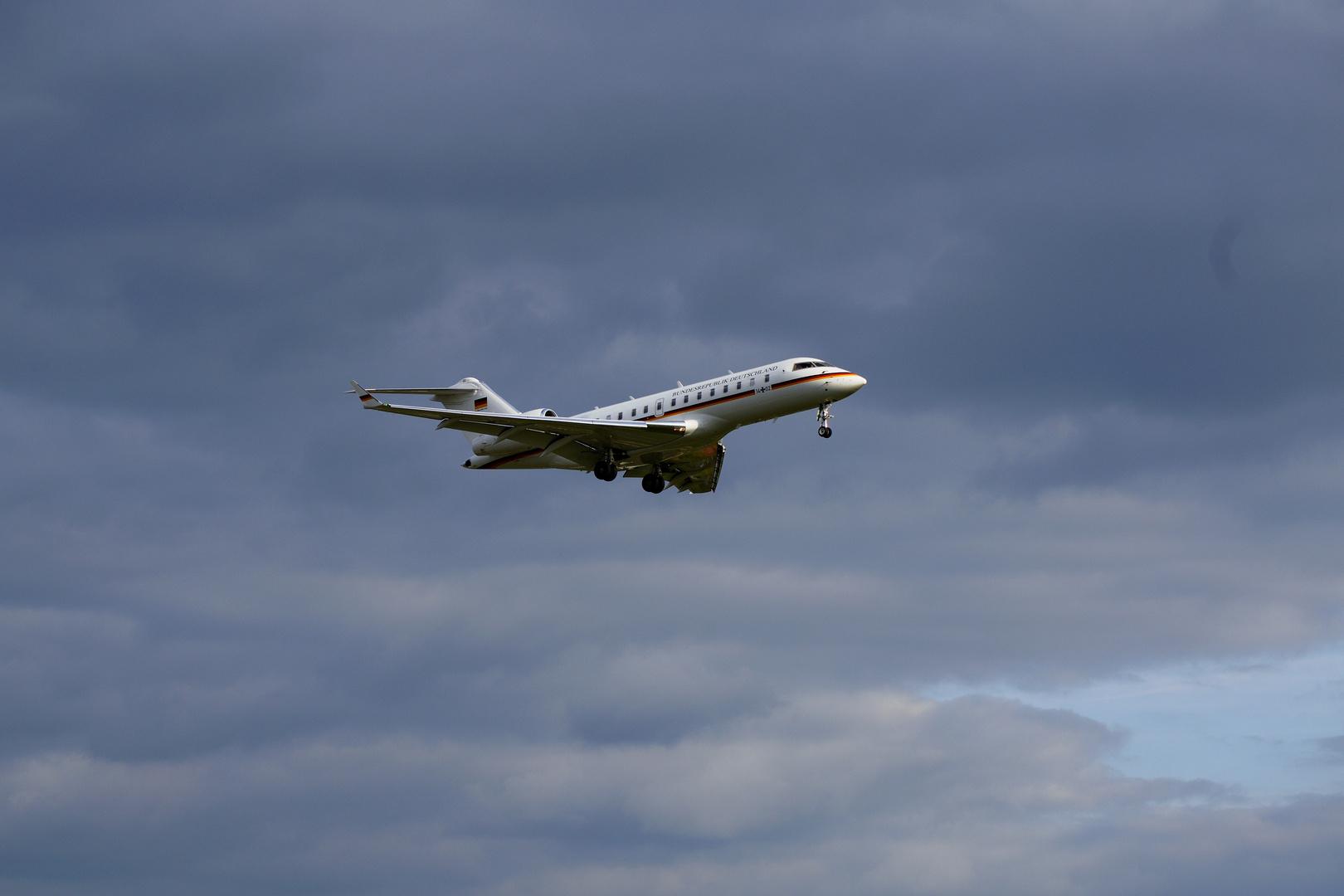 Bombardier Global 5000 der Bundesrepublik Deutschland - 14 02