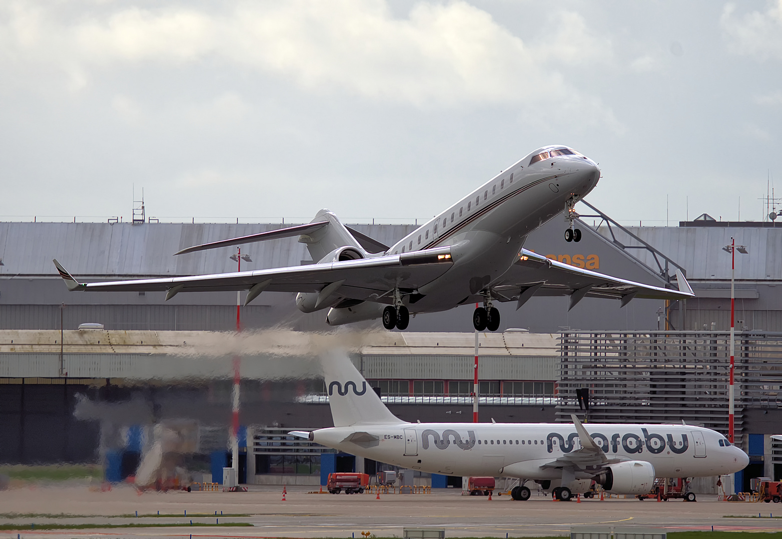 Bombardier Global 6500 