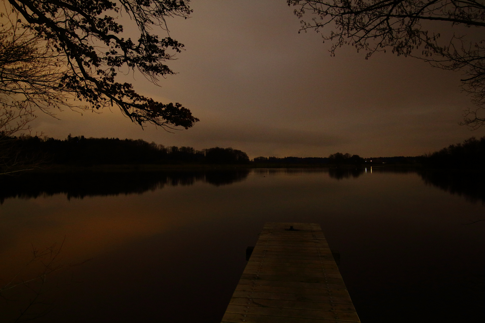 Bommenweiher bei Nacht