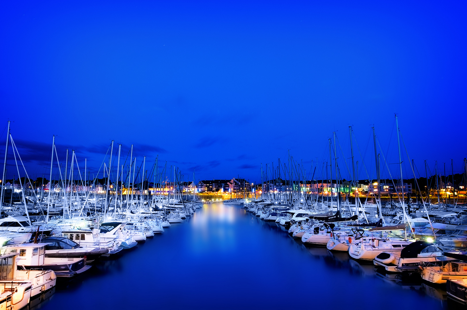 BoNhEur BLeU NuiT