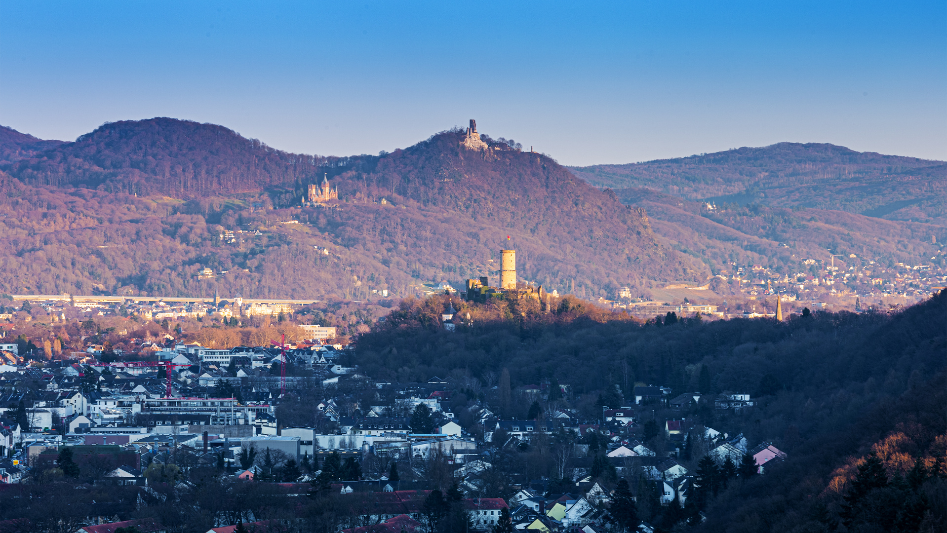 Bonn: Das Siebengebirge und die Godesburg im Sonnenuntergang