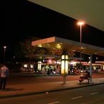 Bonn HBF Busbahnhof bei Nacht