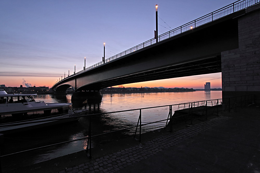 Bonn @ night