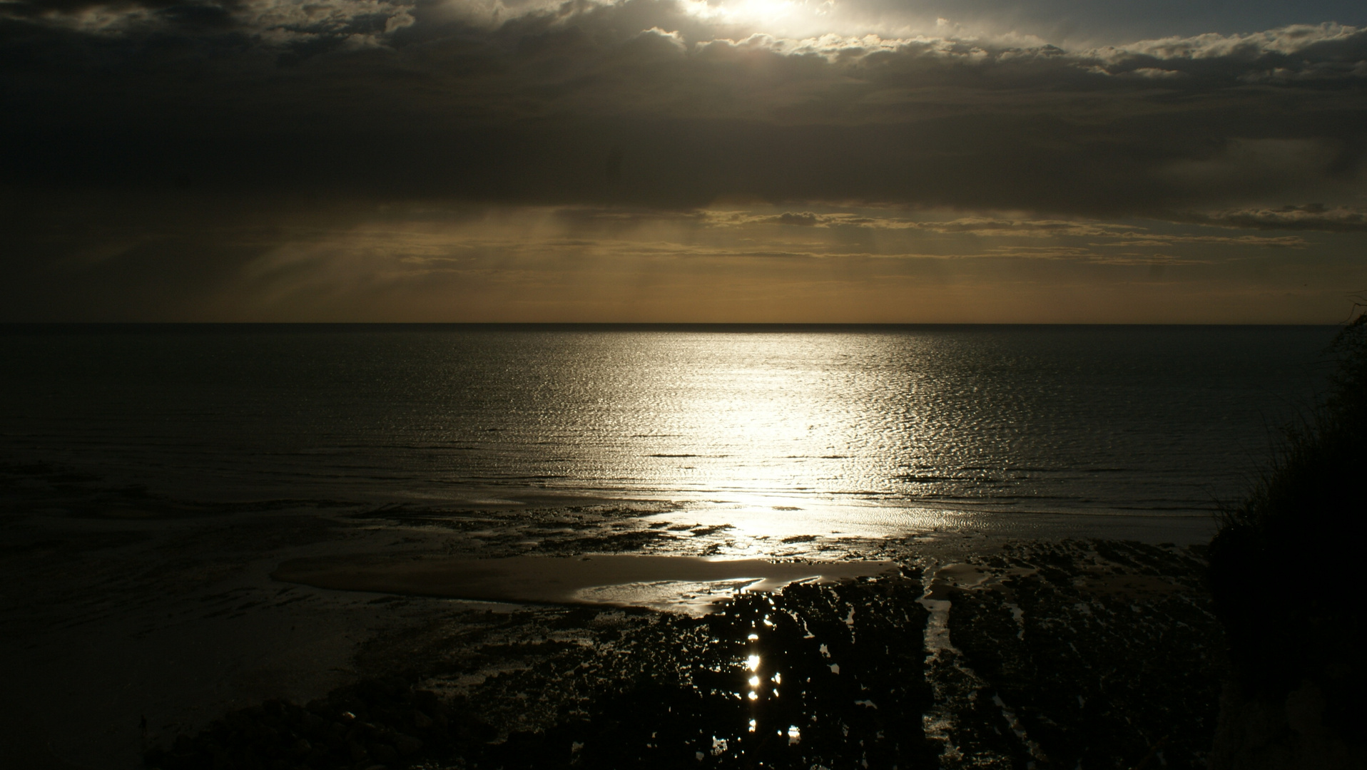 bonne nuit les petits, le marchand de sable va passer!^^!