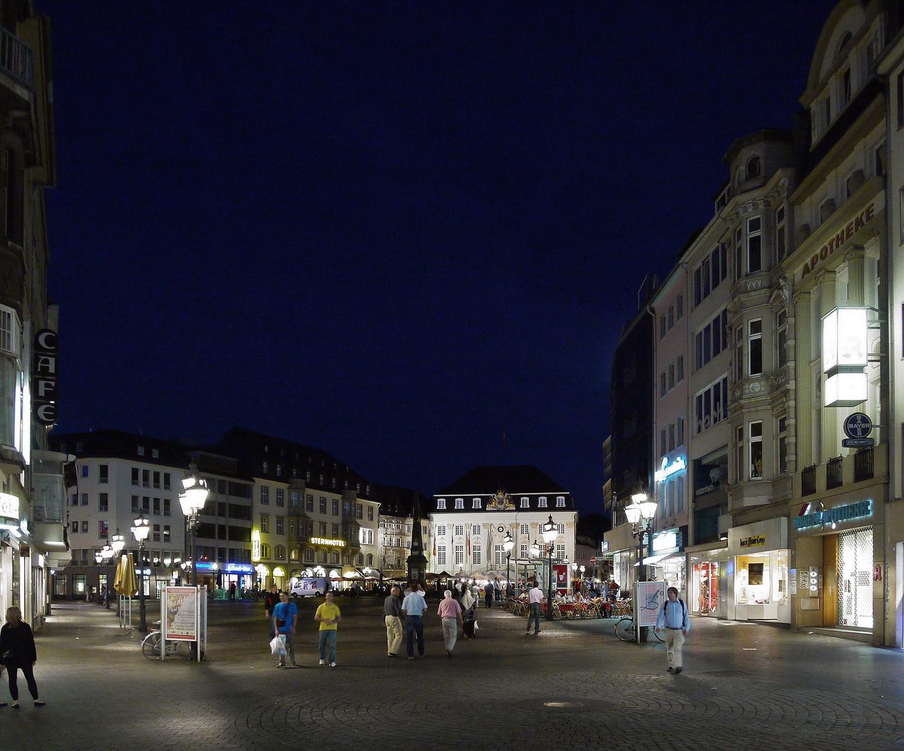 Bonner Marktplatz bei Nacht