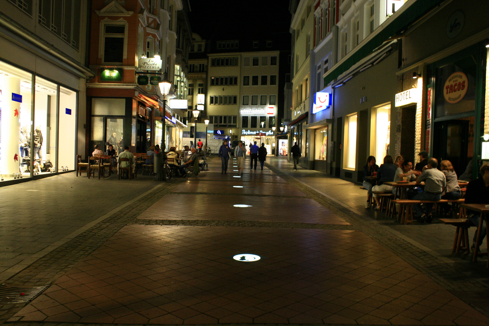 Bonngasse in Bonn bei Nacht