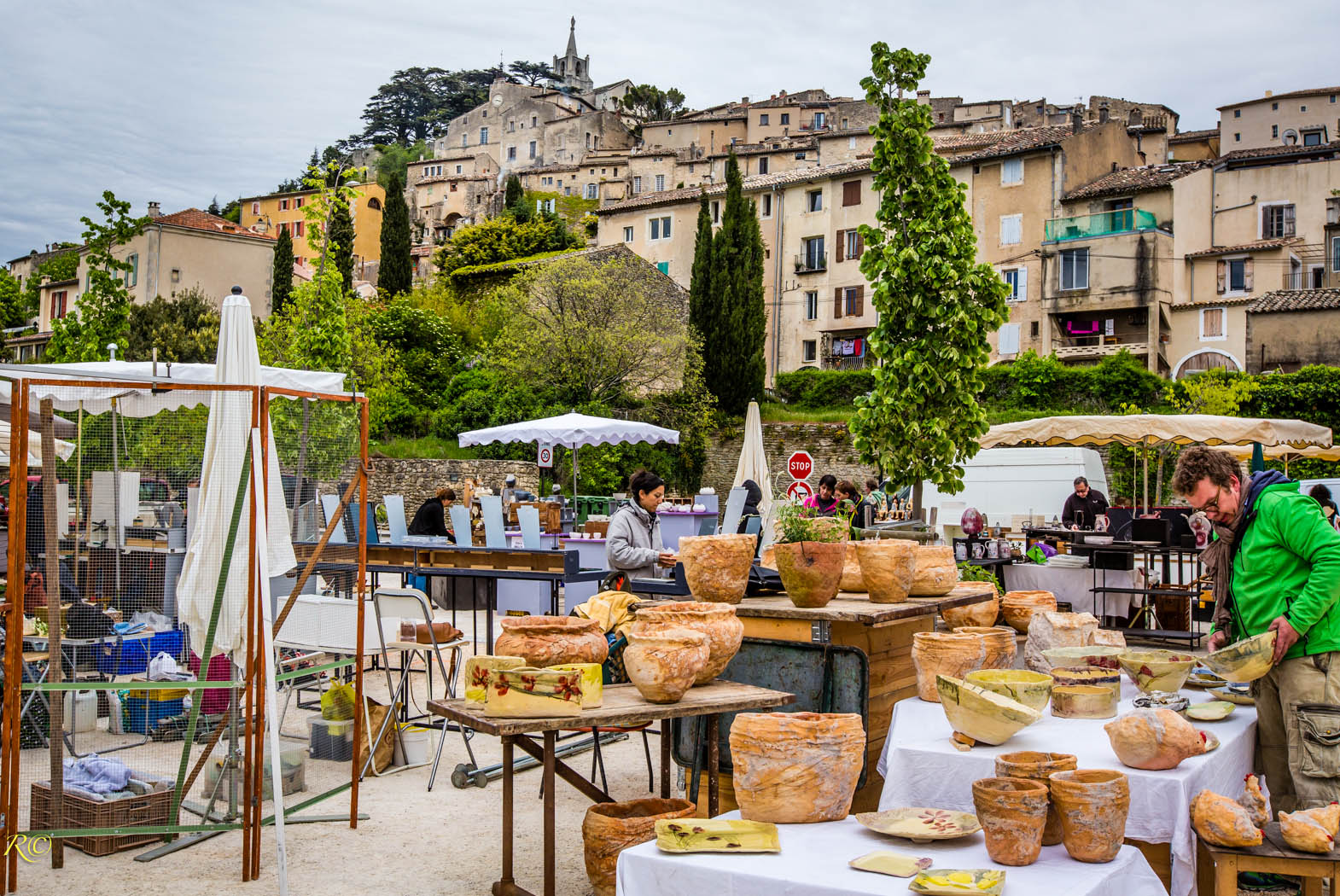 Bonnieux Töpfermarkt