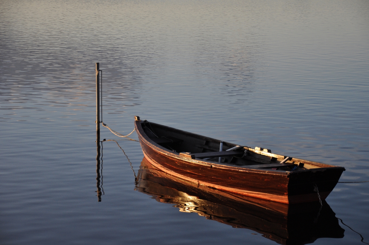 Boot am Binnenwasser in Neustadt i. H.