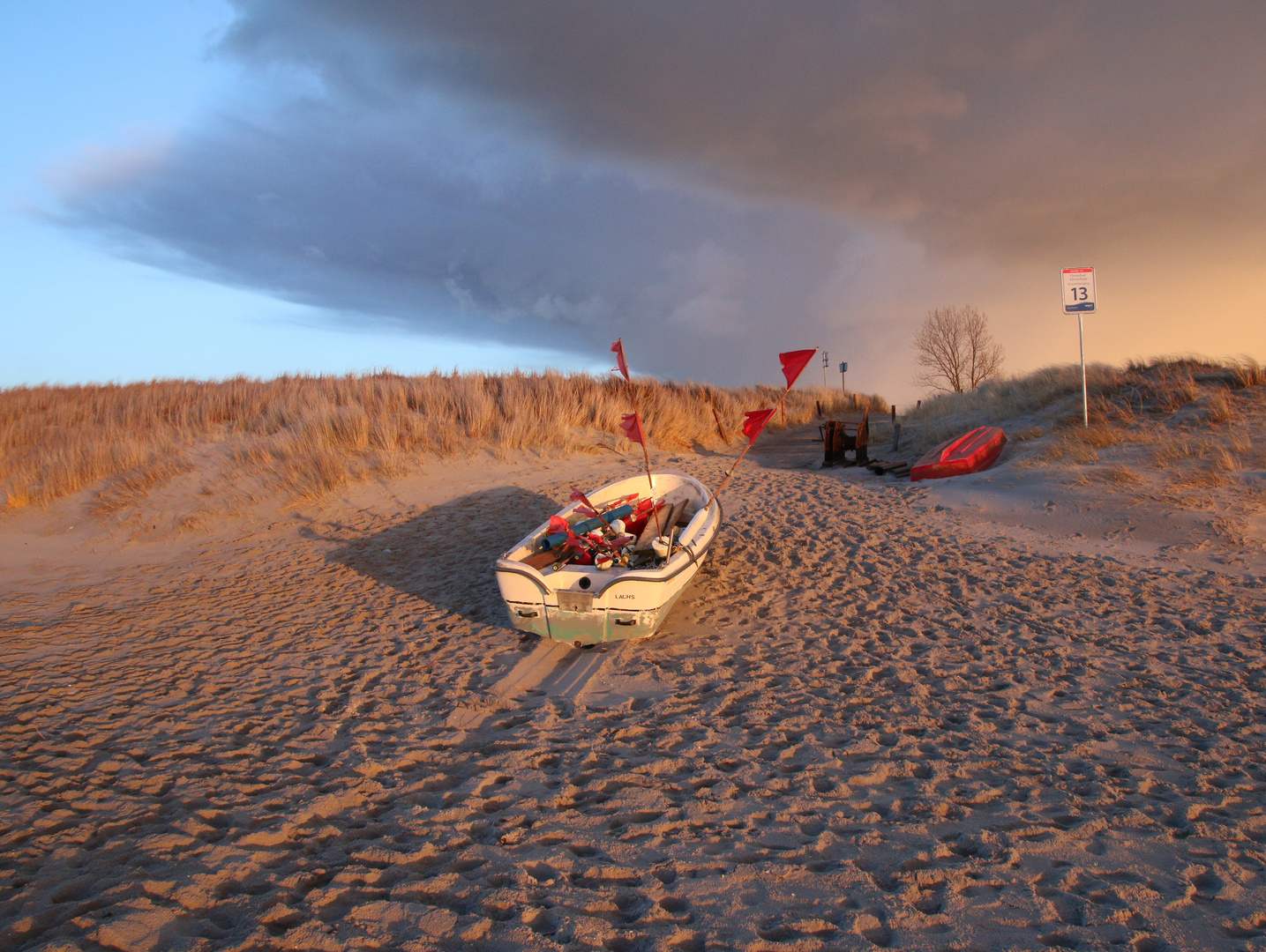 Boot am Strand bei Ahrenshoop