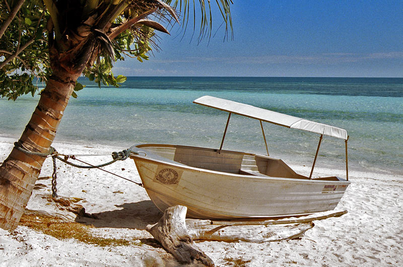 Boot am Strand von Panglao Island