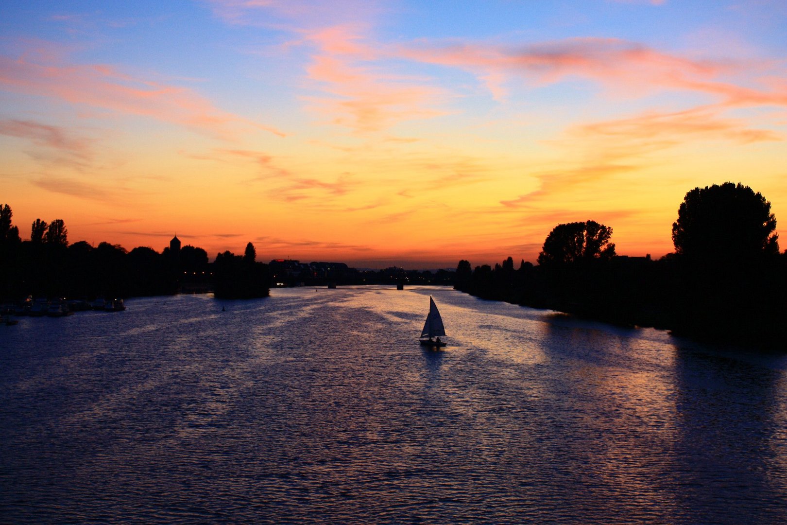 Boot auf dem Neckar