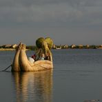 Boot aus Binsen auf dem Titicacasee.