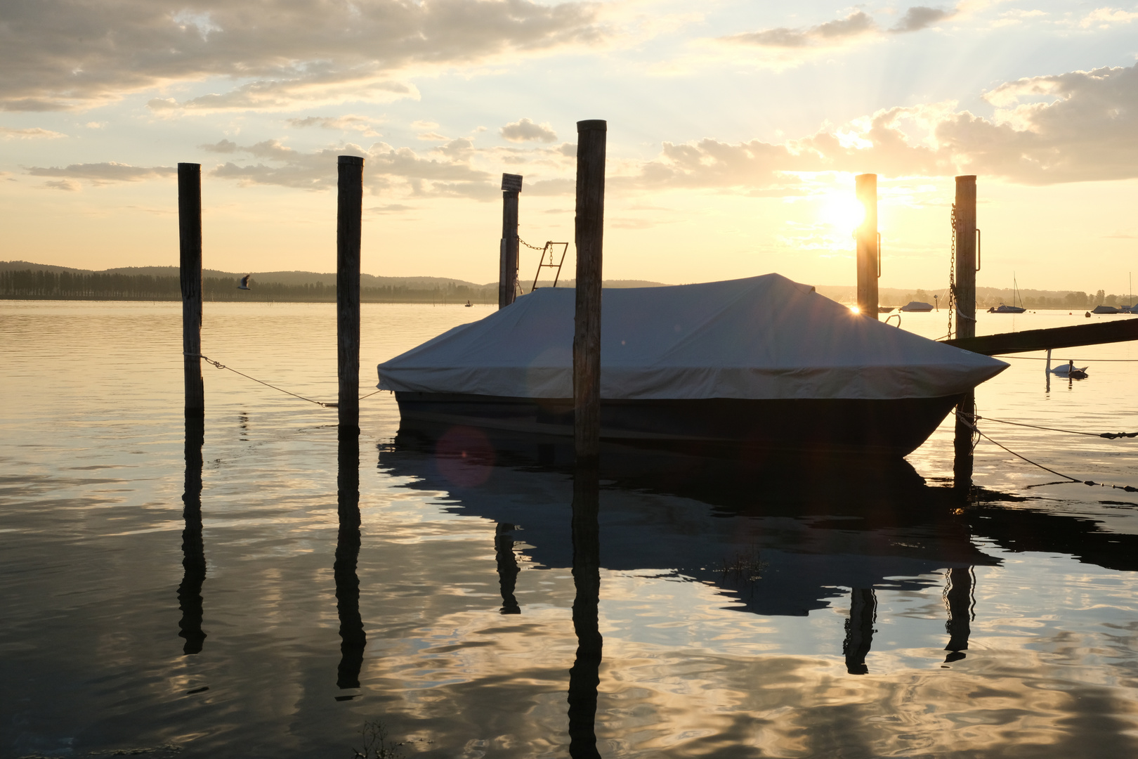 Boot bei Sonnenaufgang