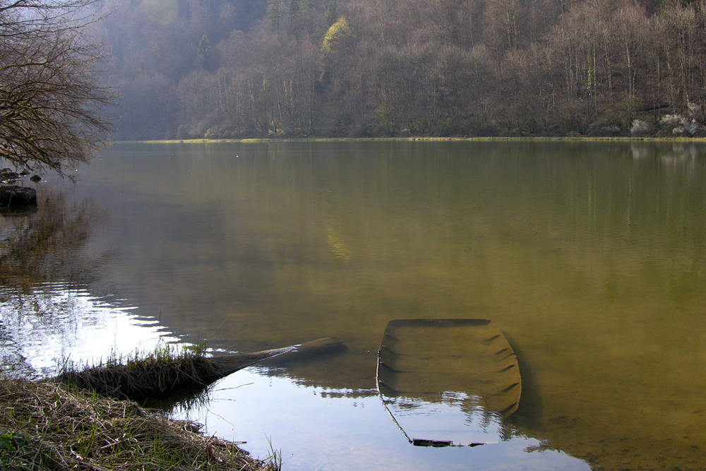 Boot im Doubs / Jura