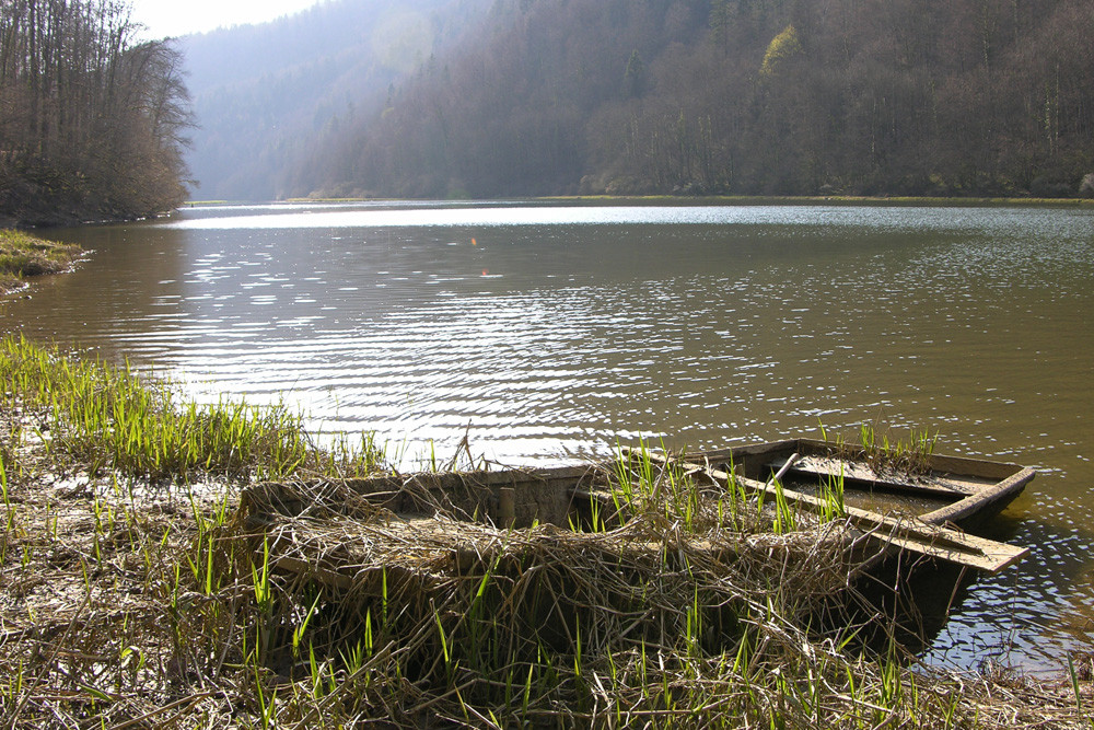 Boot im Doubs / Jura